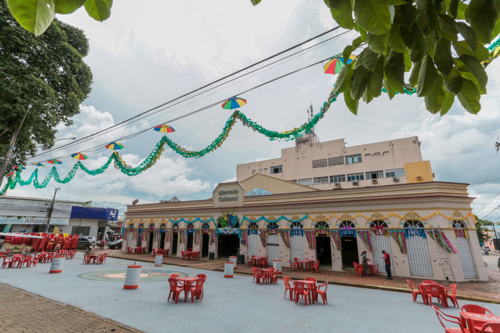 www.deixaeutefalar.com.br Baile Municipal acontece neste sábado (20) no Mercado Cultural