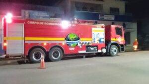 www.deixaeutefalar.com.br Escritório é destruído por incêndio na Avenida Amazonas