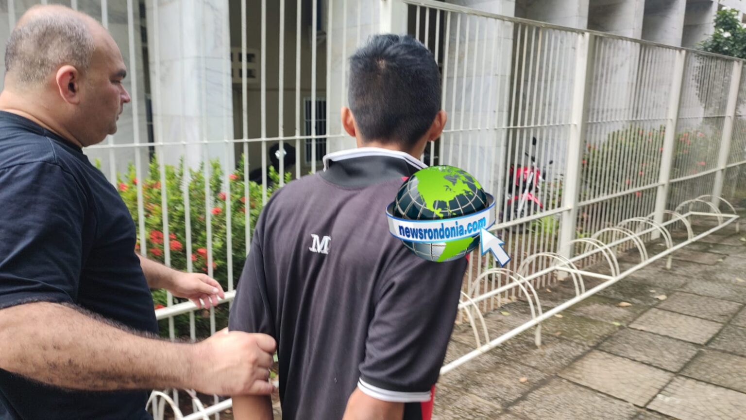 Delegacia de Homicídios prende acusado de matar pintor a tiro na zona leste Delegacia de Homicídios prende acusado de matar pintor a tiro na zona leste