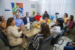 Novo veículo é entregue à Associação dos Pais e Amigos dos Autistas em Rondônia