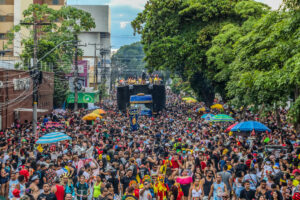 Prefeitura adota medidas para disciplinar o trânsito e garantir mais segurança aos foliões