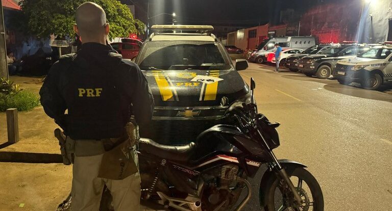 www.deixaeutefalar.com.br PRF detém homem com motocicleta adulterada e dois mandados de prisão em aberto em Porto Velho