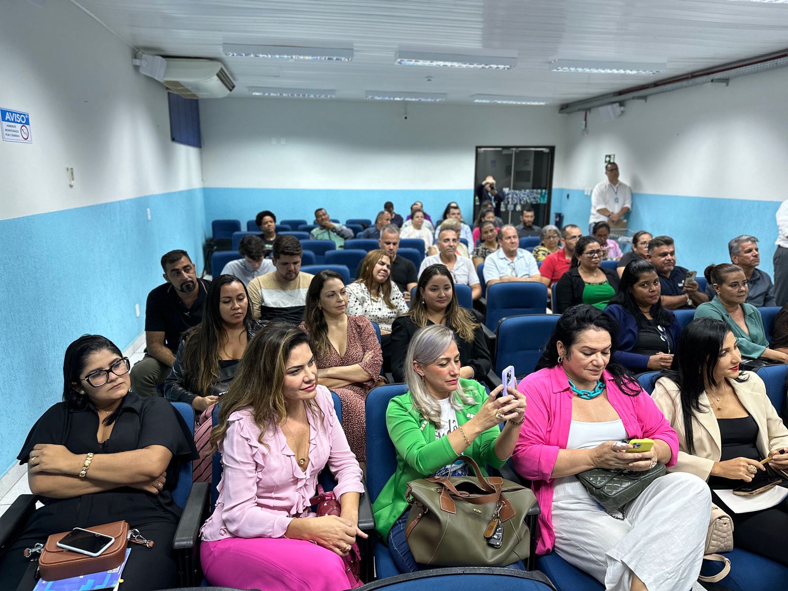 Semdestur participa de capacitação do trade turístico de Rondônia para melhoria do atendimento aos moradores e visitantes Semdestur participa de capacitação do trade turístico de Rondônia para melhoria do atendimento aos moradores e visitantes