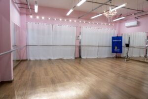 Nova sala de ballet é inaugurada na praça CEU