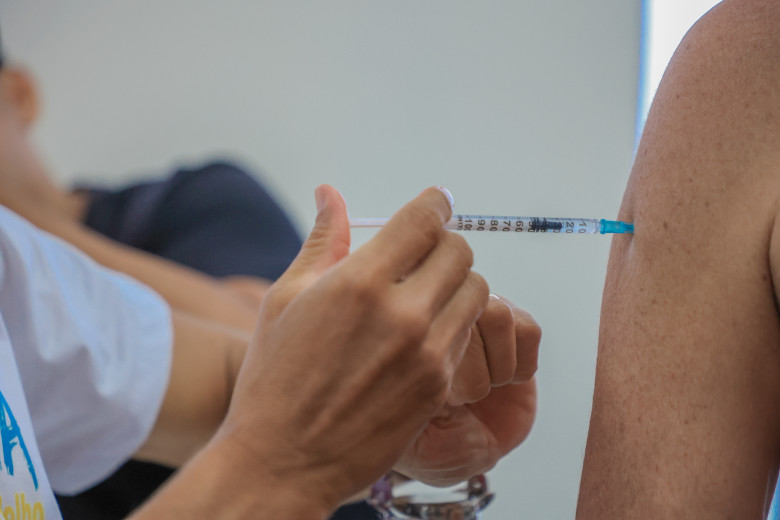 Após encerramento da campanha, vacina contra a gripe está disponível enquanto durar o estoque Após encerramento da campanha, vacina contra a gripe está disponível enquanto durar o estoque