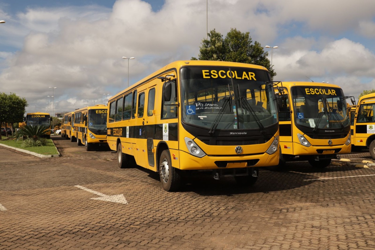 Com maior frota própria de transporte escolar do país, Prefeitura de Porto Velho transporta mais de 6.300 alunos por dia Com maior frota própria de transporte escolar do país, Prefeitura de Porto Velho transporta mais de 6.300 alunos por dia