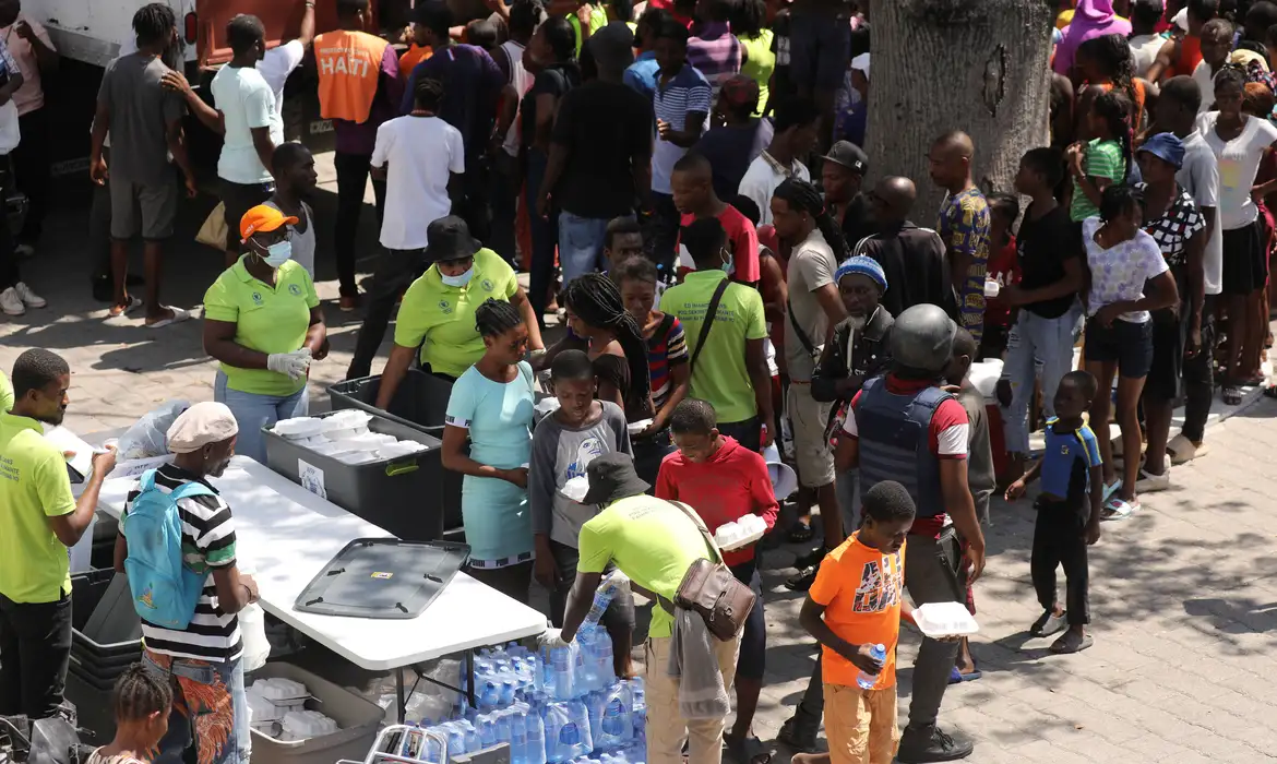 Haiti prorroga toque de recolher na capital para recuperar controle