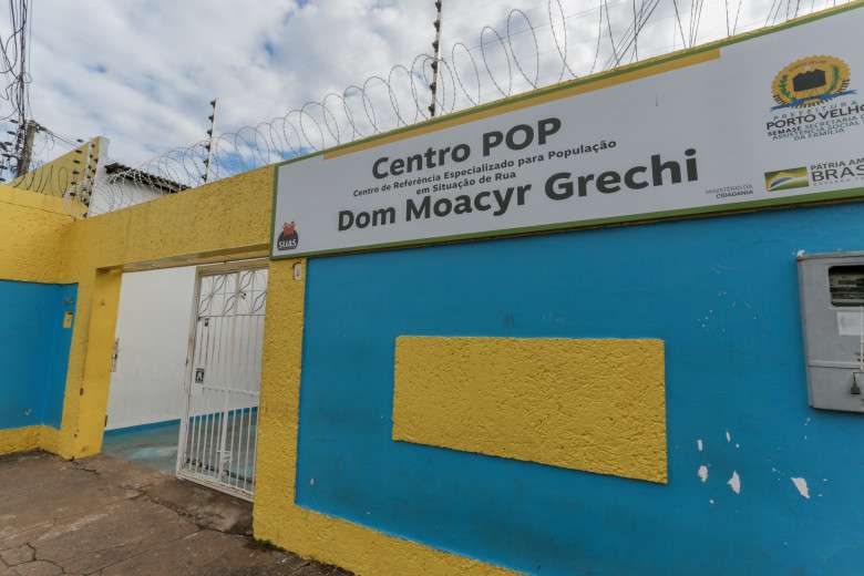 www.deixaeutefalar.com.br Ação em parceria com o TRE oferece informação e regularização da situação eleitoral às pessoas em situação de rua