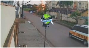 Câmera registra explosão em apartamento que deixou casal ferido na zona sul