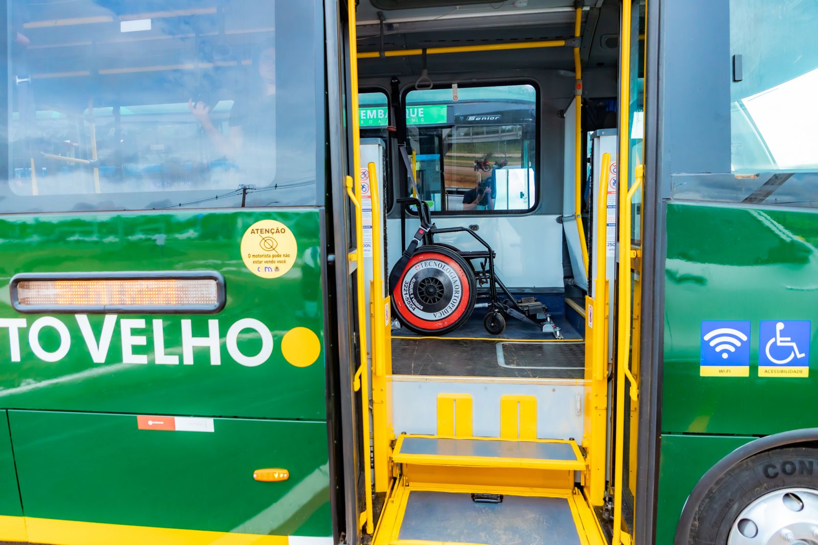 Prefeitura lança PVH ACESSIBILIDADE para transportar passageiros com deficiências Prefeitura lança PVH ACESSIBILIDADE para transportar passageiros com deficiências