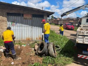 Prefeitura intensifica trabalho de desobstrução de bueiros
