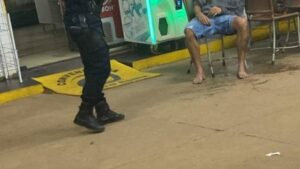 www.deixaeutefalar.com.br Após discussão em bebedeira, rapaz é baleado no ânus em Vilhena