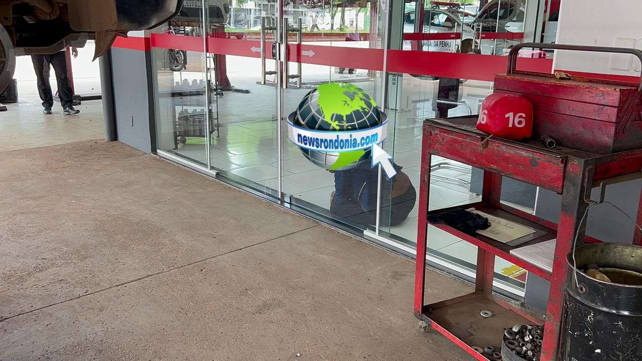 Moradora de rua pede socorro depois de ser esfaqueada pelo marido