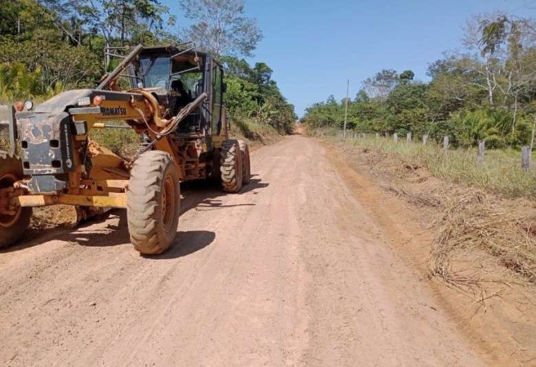 www.deixaeutefalar.com.br Semagric atua para manter os mais de 7,5 mil quilômetros de estradas vicinais em boas condições
