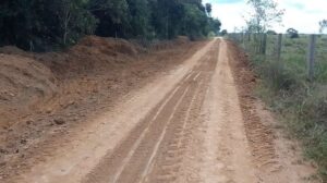 Prefeitura realiza manutenção na estrada do Areia Branca e comunidade Terra Nossa