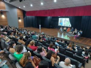 Oficina de Metas e homenagens às escolas com bom desempenho no Saero movimenta gestores da rede municipal