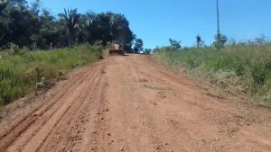 www.deixaeutefalar.com.br Prefeitura de Porto Velho trabalha na recuperação de estradas rurais no Assentamento Joana D’Arc