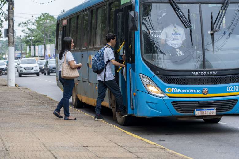 www.deixaeutefalar.com.br Prefeitura de Porto Velho disponibiliza rota extra de ônibus para atender visitantes do Arraial Flor do Maracujá