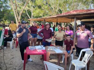 Deputado Jean Oliveira incentiva Futebol Society em Ji-Paraná com entrega de Kits Esportivos
