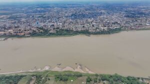www.deixaeutefalar.com.br Defesa Civil programa entrega de água potável para comunidades ribeirinhas durante a estiagem amazônica