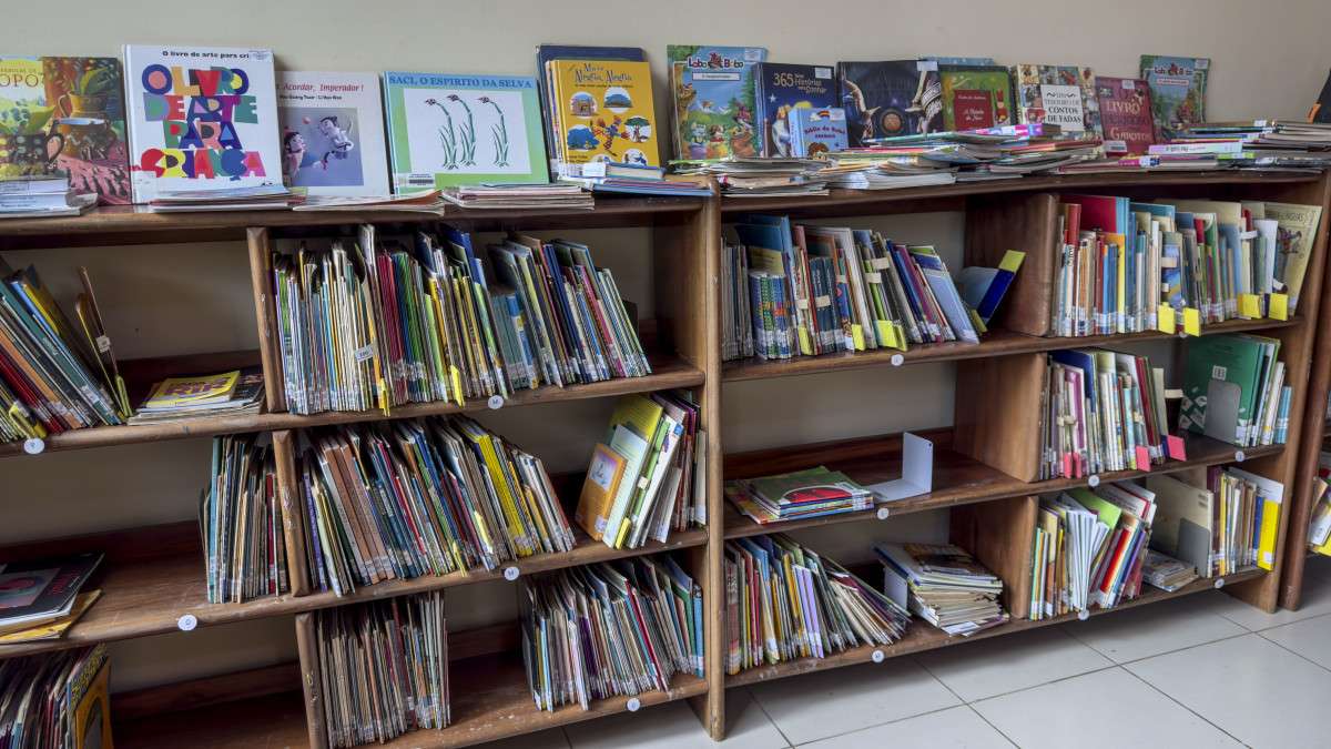 Bibliotecas municipais disponibilizam espaços apropriados e farta literatura infantil para as crianças nas férias escolares