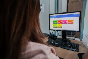www.deixaeutefalar.com.br Saiba como contribuir com a melhoria do serviço público através dos canais de atendimento da Ouvidoria Municipal