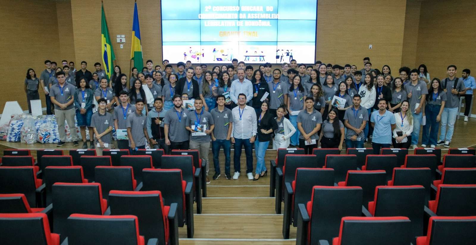 Alero conclui Gincana do Conhecimento, arrecada alimentos e premia estagiários