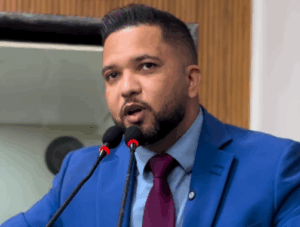 www.deixaeutefalar.com.br Vereador Fernando Silva promove regulamentação histórica para ambulantes em Porto Velho