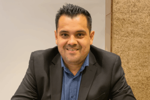 Oscar Neto é exonerado pelo prefeito Léo Moraes