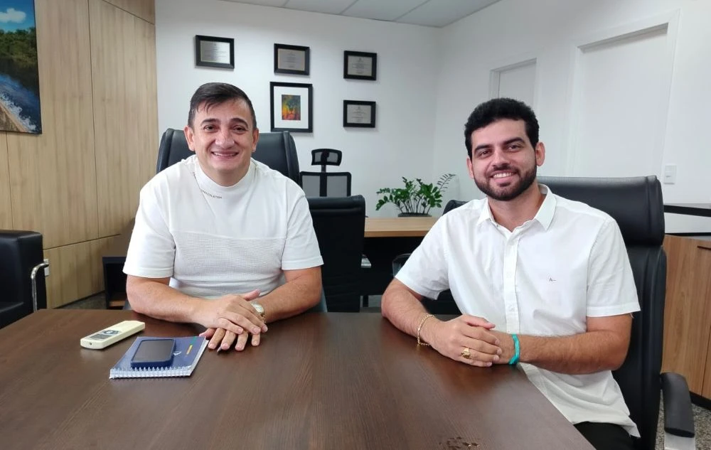 Vereador de Guajará-Mirim inicia parceria de trabalho com deputado Laerte Gomes Vereador de Guajará-Mirim inicia parceria de trabalho com deputado Laerte Gomes