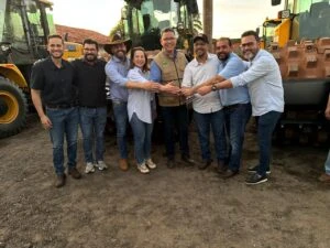 Laerte Gomes acompanha ação do Governo na entrega de maquinários e implementos agrícolas