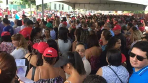 www.deixaeutefalar.com.br Justiça declara greve ilegal e determina que Sintero não representa professores