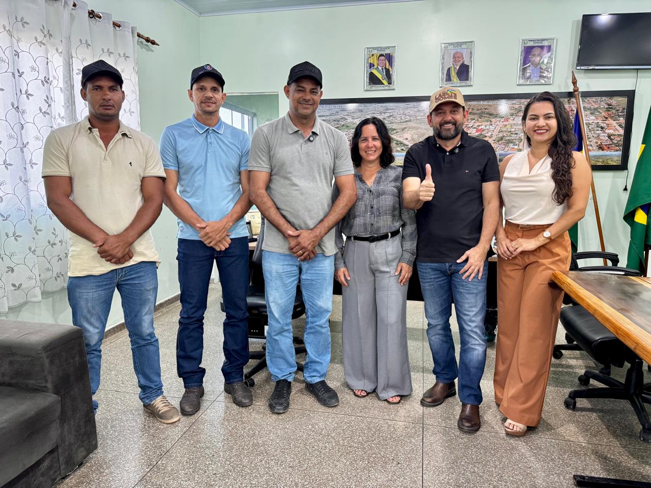 www.deixaeutefalar.com.br Laerte Gomes destina R$ 700 mil para fortalecer infraestrutura rural de Theobroma