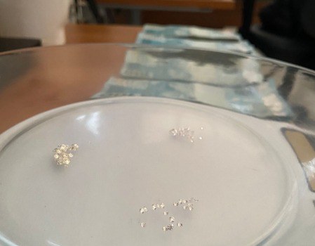 PRF em Rondônia apreende mais de 70 diamantes e milhares de reais na capital do estado