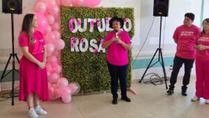 Sílvia Cristina participa da ação alusiva ao Outubro Rosa no Hospital de Amor, em Porto Velho