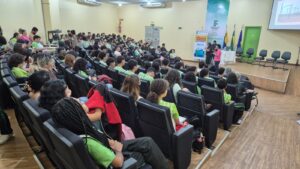 Sílvia Cristina alerta em palestras do Outubro Rosa que procura pela prevenção do câncer de mama ainda é baixa