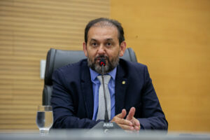 Deputado Laerte Gomes vota a favor do abono natalino de R$ 5 mil para servidores da Educação
