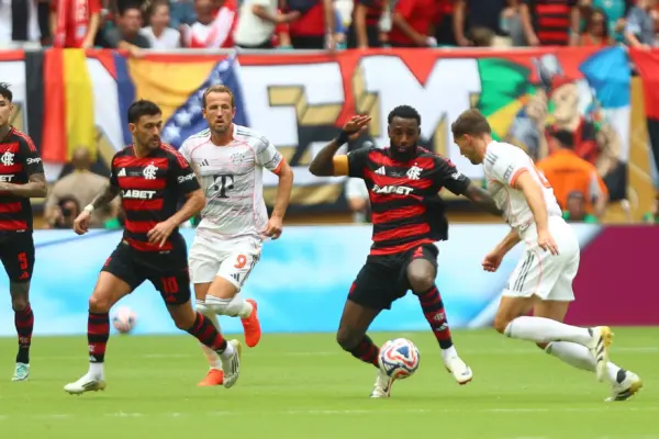 Flamengo perde nos pênaltis para o PSG após jogo equilibrado e intenso Flamengo perde nos pênaltis para o PSG após jogo equilibrado e intenso