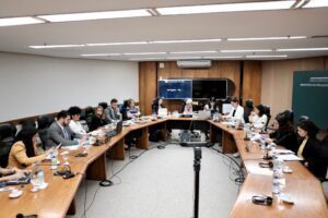 www.deixaeutefalar.com.br Relatório internacional afasta tese de censura no Brasil e reconhece força das instituições