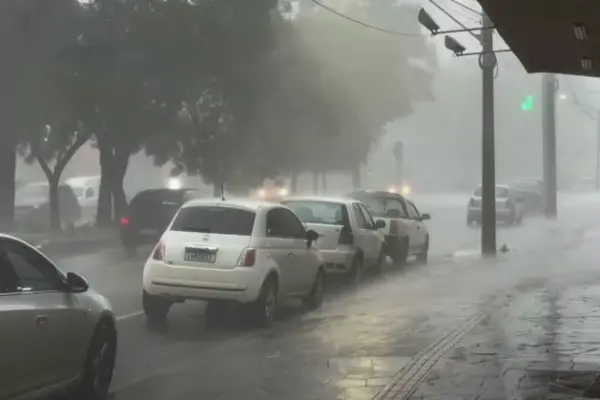Previsão indica chuva forte em três regiões, incluindo o centro-oeste Previsão indica chuva forte em três regiões, incluindo o centro-oeste