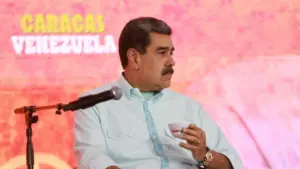 Maduro anuncia lei para proteger comércio marítimo após apreensão de petroleiros pelos EUA