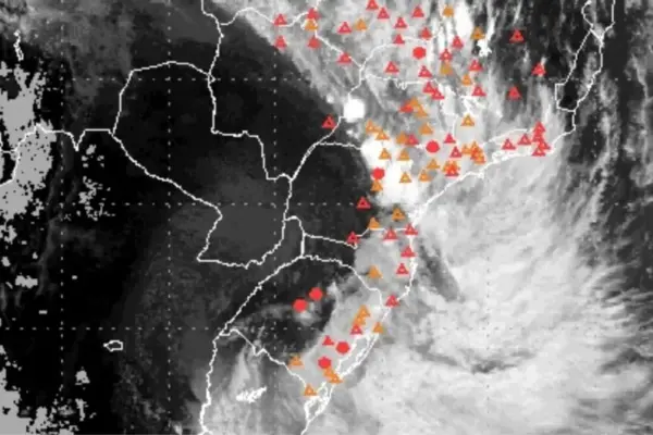 Agências monitoram rota após chuvas e mortes Agências monitoram rota após chuvas e mortes
