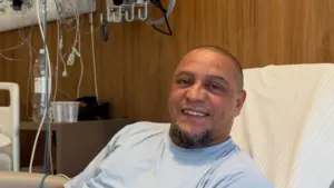 www.deixaeutefalar.com.br Roberto Carlos passa por cirurgia cardíaca após exames de rotina em São Paulo