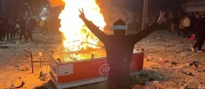Irã entra em dias de caos com protestos, mortes e repressão nas ruas
