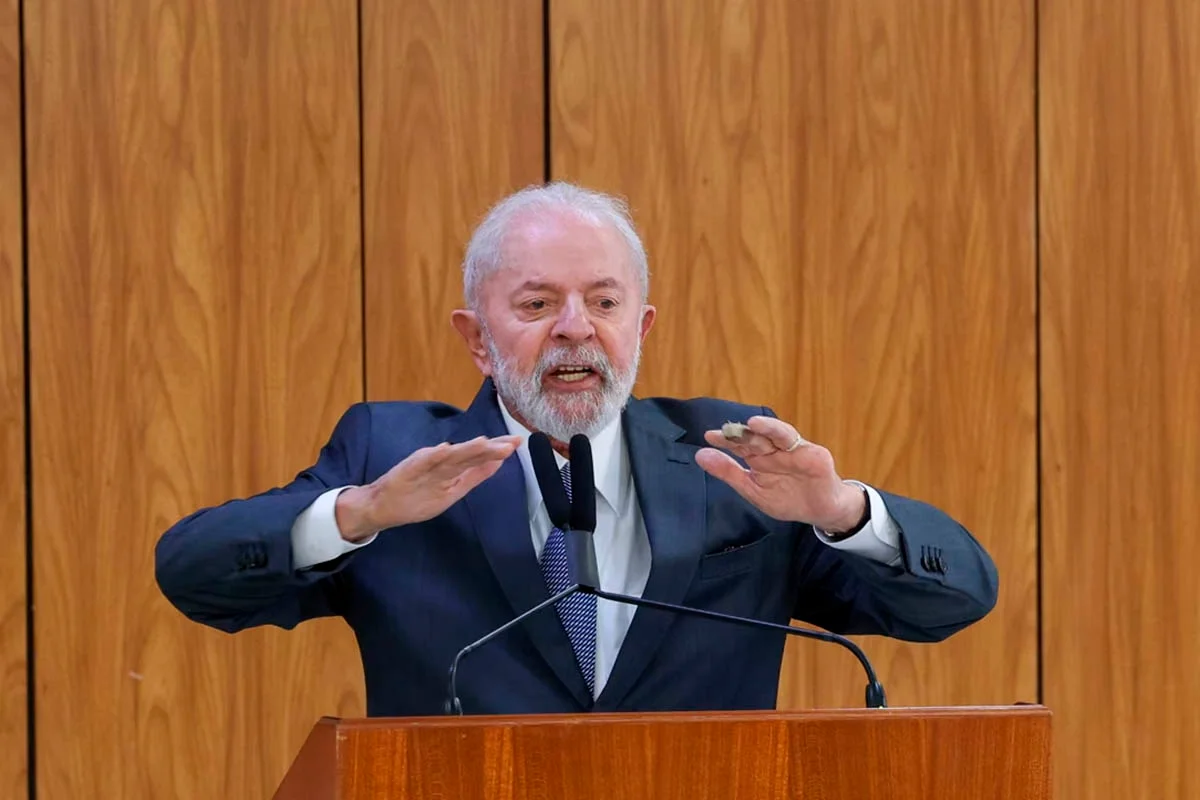 www.deixaeutefalar.com.br Lula divulga nota e condena ação dos EUA contra a Venezuela