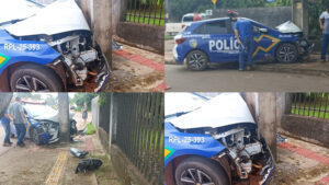 Policiais militares ficam feridos após viatura bater em poste