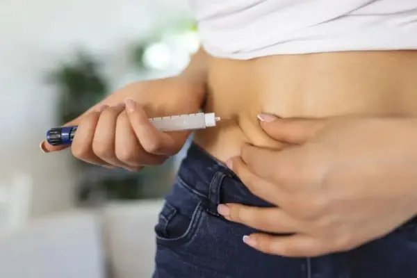 Anvisa alerta para risco de pancreatite associado a canetas emagrecedoras