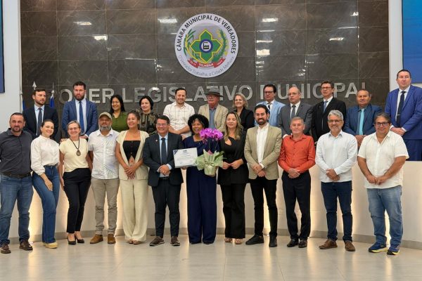 Sílvia Cristina recebe o título de cidadã honorária de Vilhena