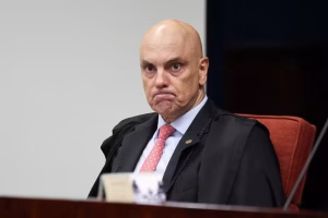 Moraes manda prender contador suspeito de quebra de sigilo fiscal de autoridades