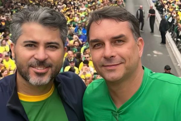 Flávio Bolsonaro participa de encontro do PL em Rondônia para lançamento da pré-candidatura de Marcos Rogério ao Governo
